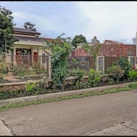 Adinda Homestay Lembang Bagian luar foto